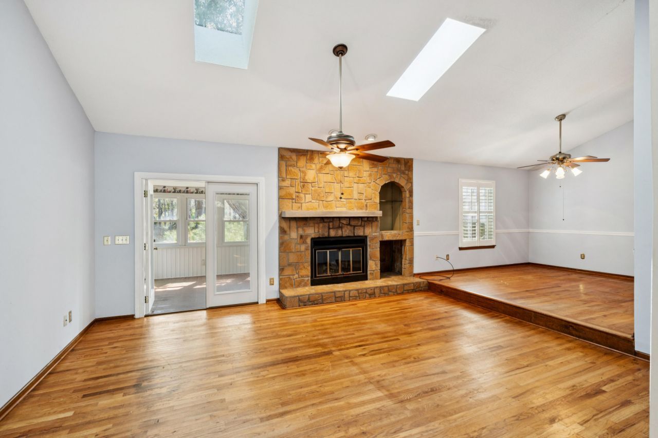 2627 Sun Beam Way Photo 15