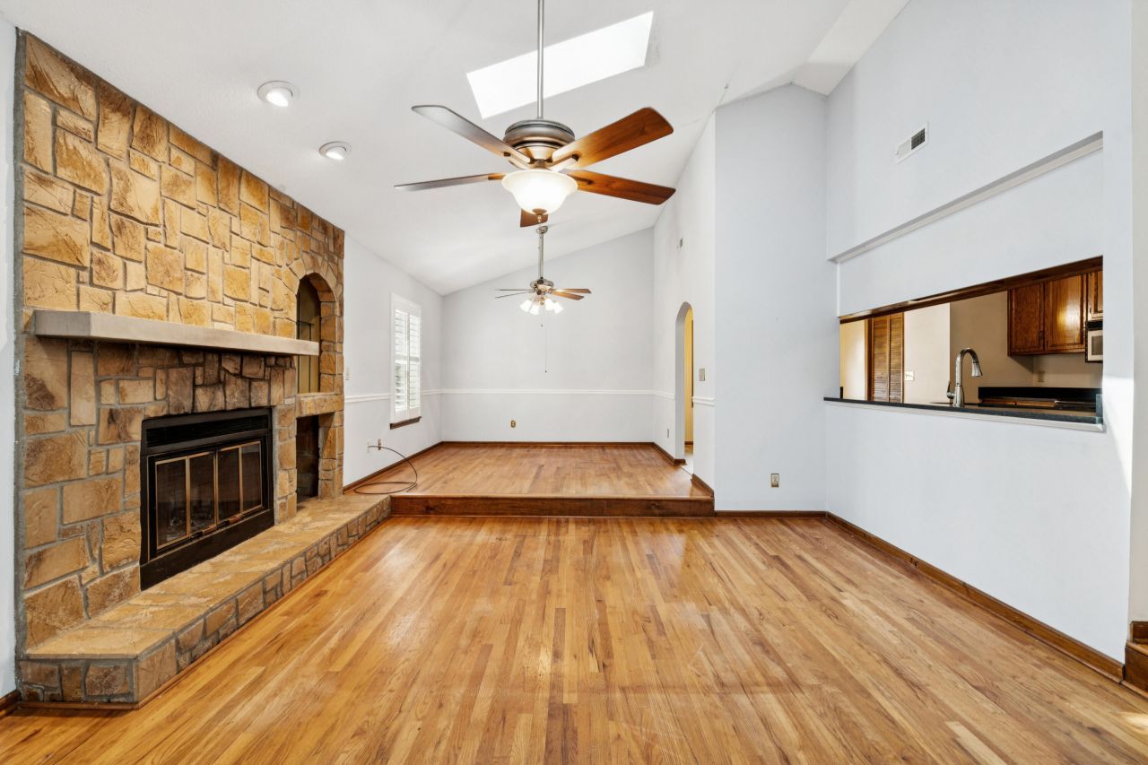 2627 Sun Beam Way Photo 16