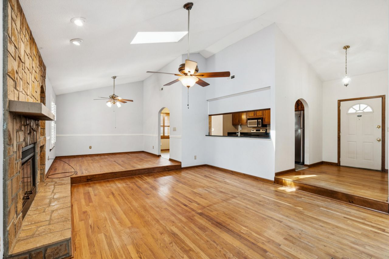 2627 Sun Beam Way Photo 17