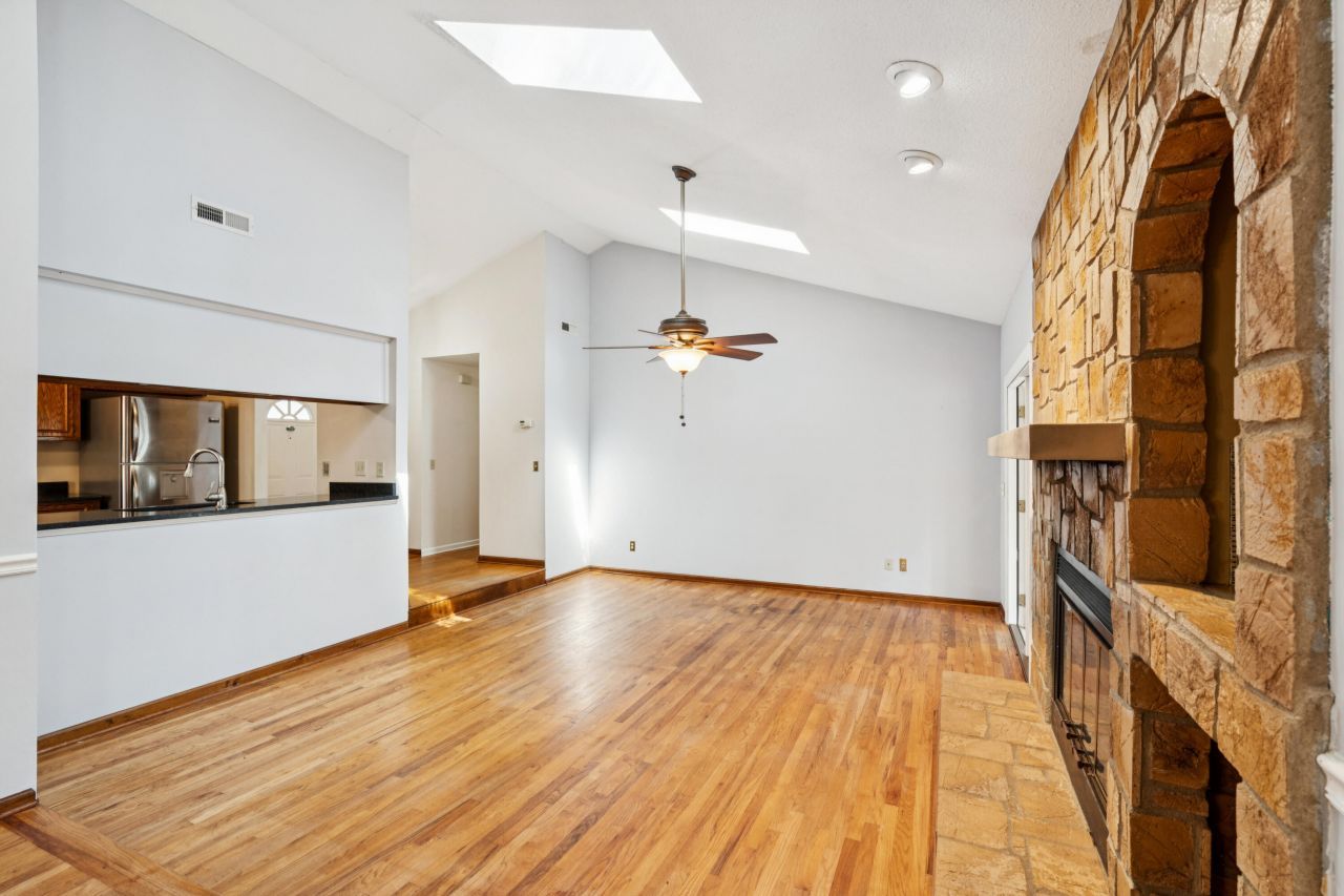 2627 Sun Beam Way Photo 20