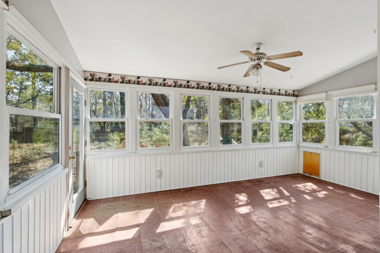 2627 Sun Beam Way Photo 23