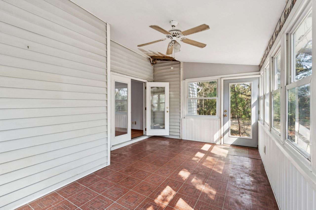 2627 Sun Beam Way Photo 24