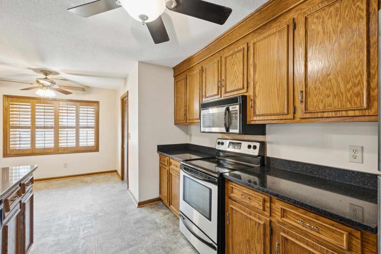 2627 Sun Beam Way Photo 9