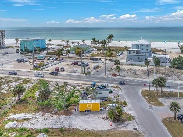 110 Mango ST, FORT MYERS BEACH, FL 33931