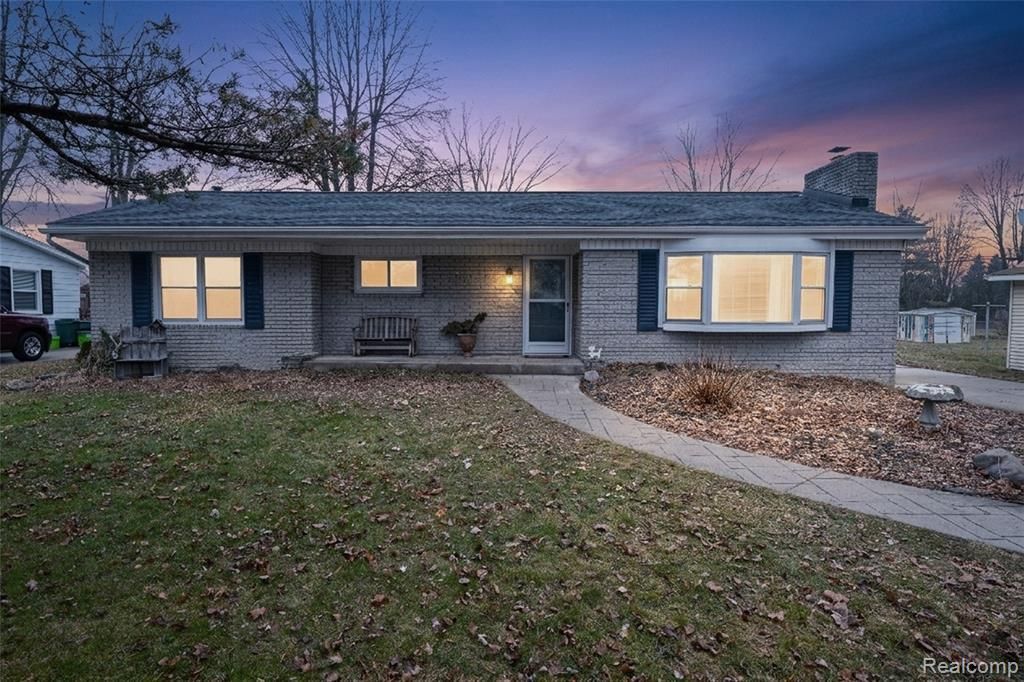 2138 Gratiot Boulevard, Marysville, MI 48040 Main Photo