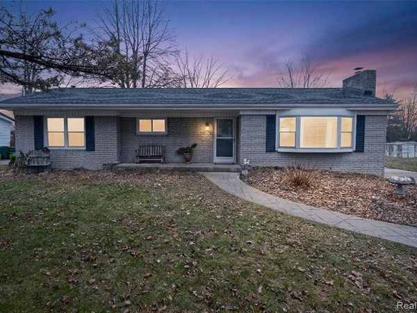 2138 Gratiot Boulevard, Marysville, MI 48040