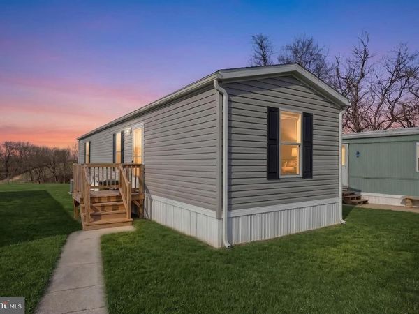 69 MOBILE DRIVE, THOMASVILLE, PA 17364