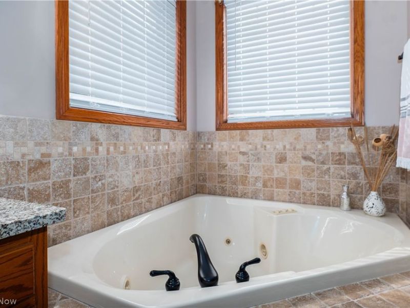 407 31st Street SW, Barberton, OH 44203 Photo 11