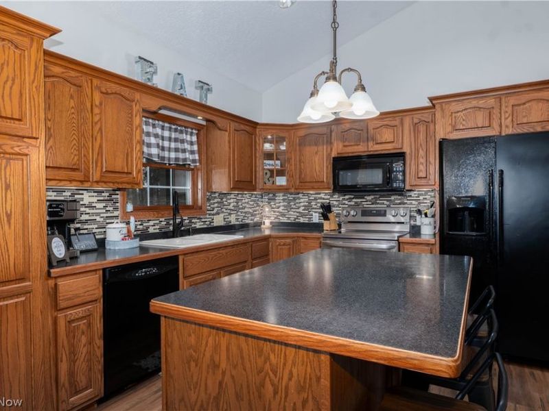 407 31st Street SW, Barberton, OH 44203 Photo 6