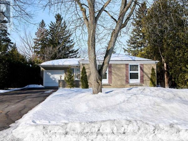 6 Westdale Avenue, Ottawa, ON K2H5J3