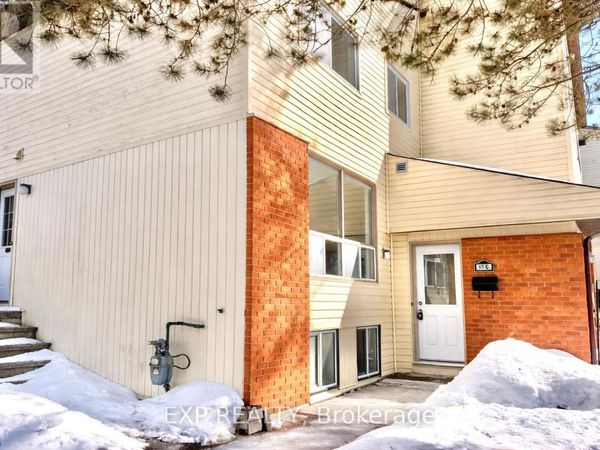 11C Sonnet Crescent , Ottawa, ON K2H8W8