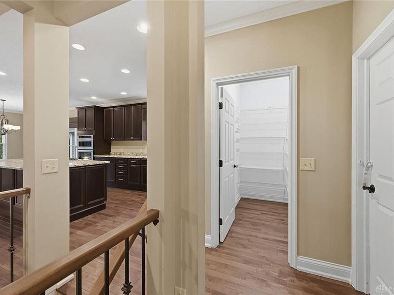 1174 Club View Drive, Dayton, OH 45458 Photo 10