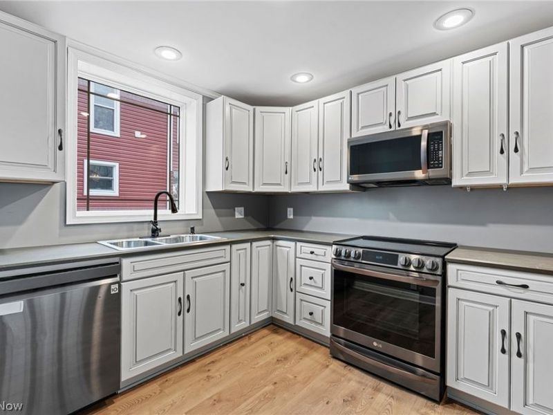 1123 W 6th Street, Lorain, OH 44052 Photo 16