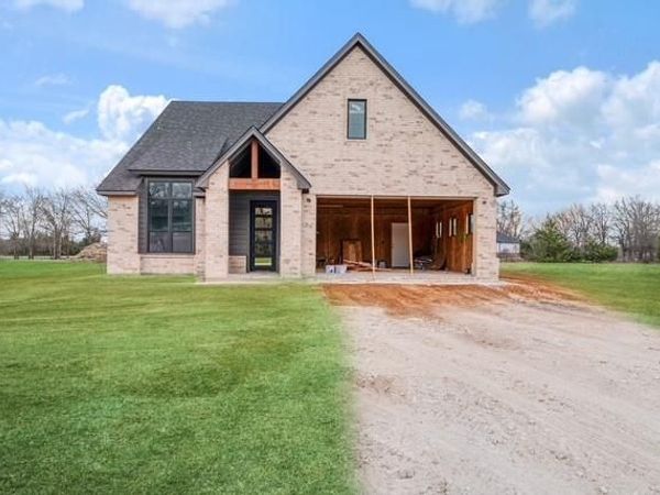 25 Private Road 45855, Blossom, TX 75416