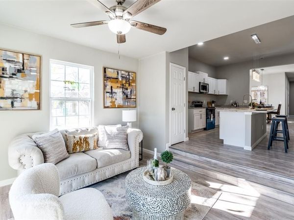 410 S Grand Avenue, Gainesville, TX 76240