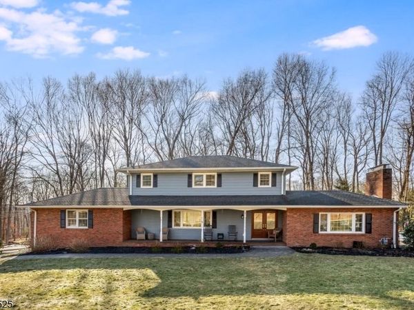 5 Parkwood Rd, Roxbury, NJ 07876