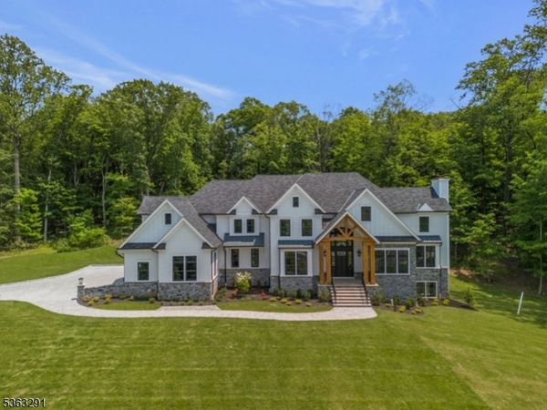 8 Cobblestone Ct, Warren, NJ 07059