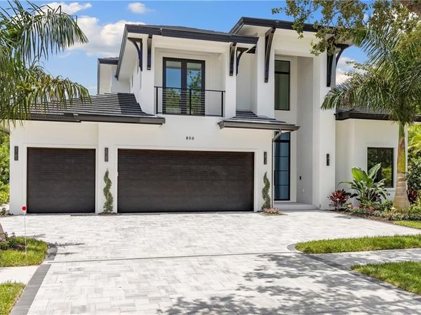 850 10th ST N, NAPLES, FL 34102