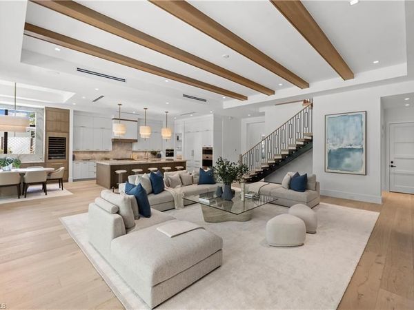 850 10th ST N, NAPLES, FL 34102