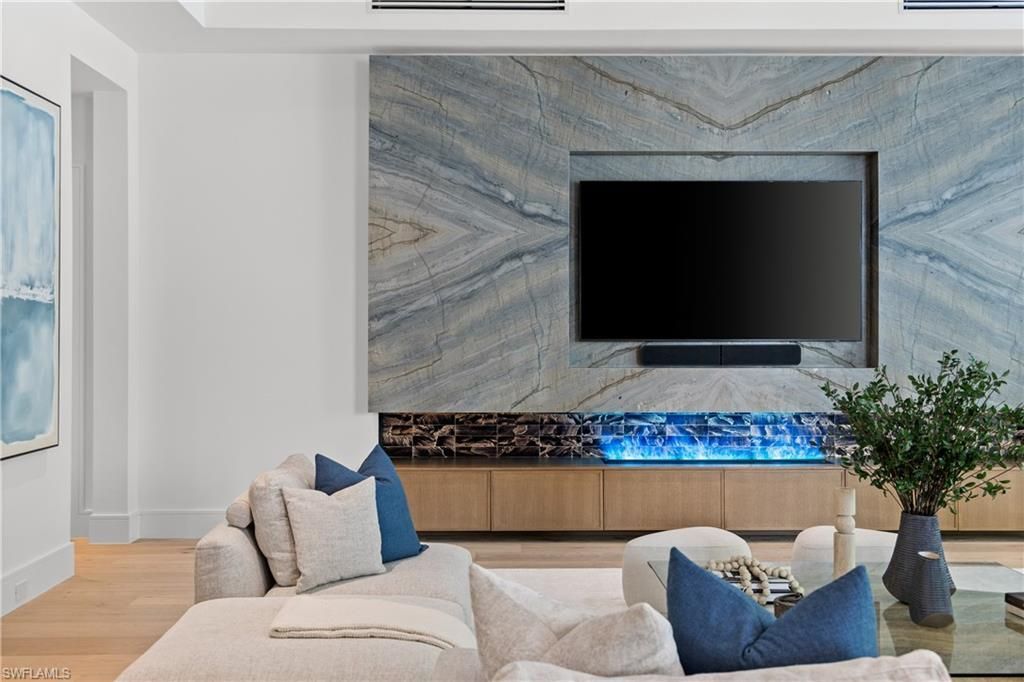 850 10th St N, Naples, FL 34102 Photo