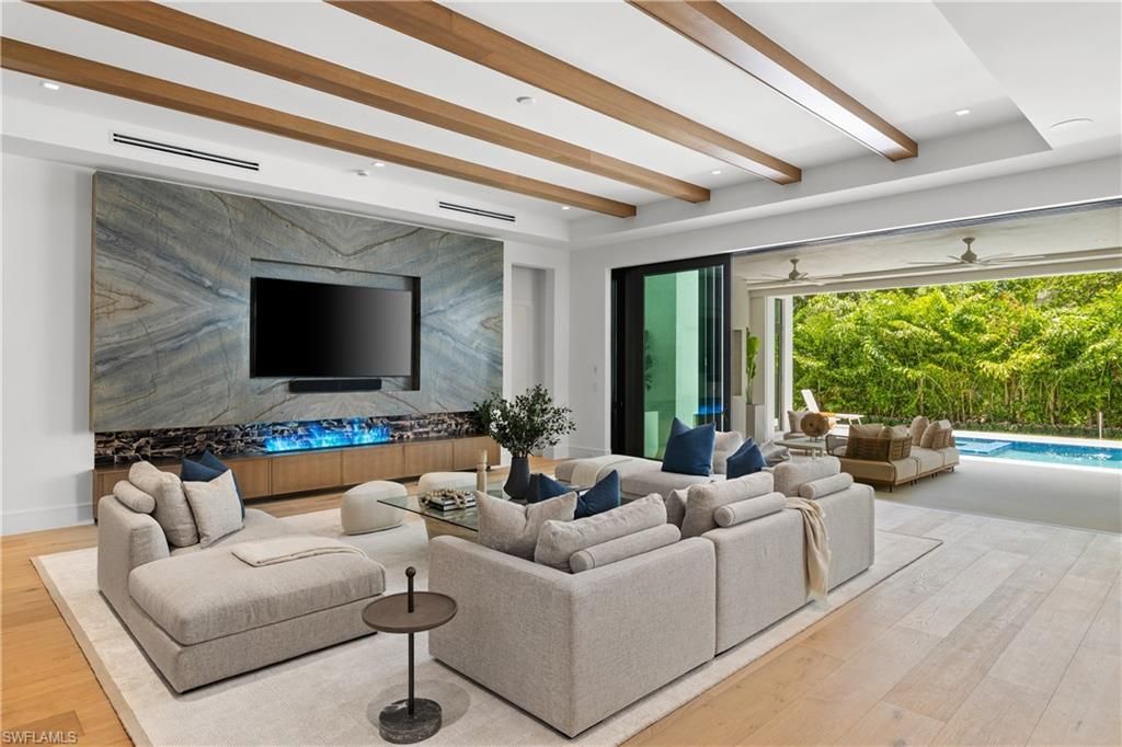 850 10th St N, Naples, FL 34102 Photo