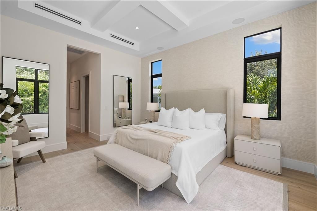 850 10th St N, Naples, FL 34102 Photo