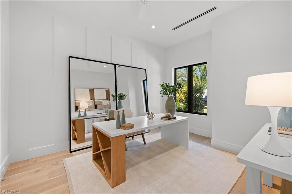 850 10th St N, Naples, FL 34102 Photo