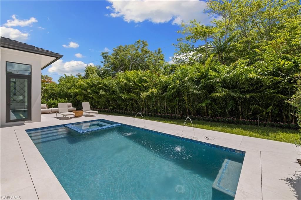 850 10th St N, Naples, FL 34102 Photo