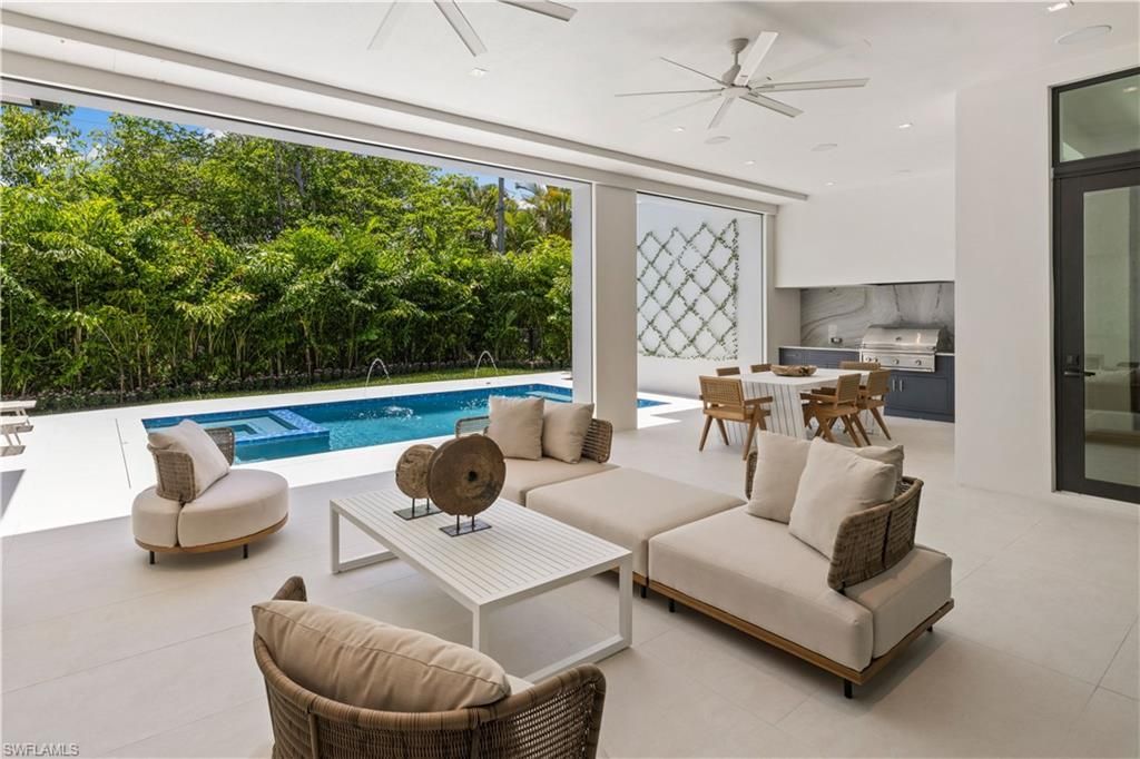 850 10th St N, Naples, FL 34102 Photo