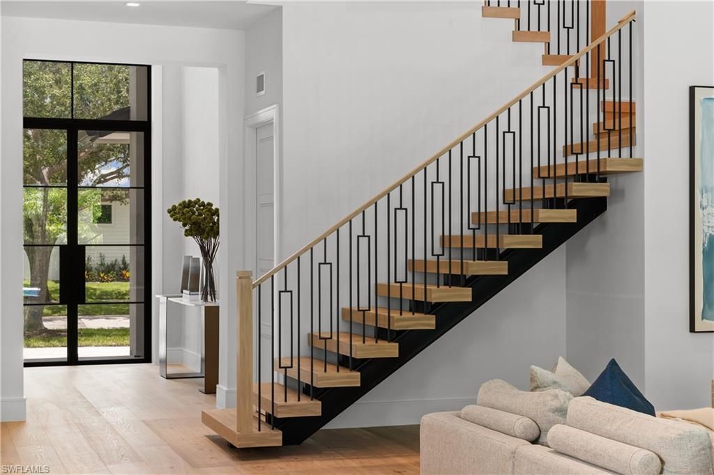 850 10th St N, Naples, FL 34102 Photo