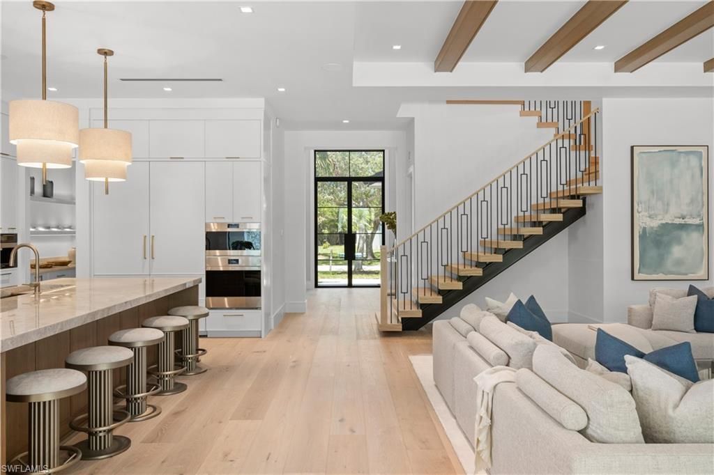 850 10th St N, Naples, FL 34102 Photo