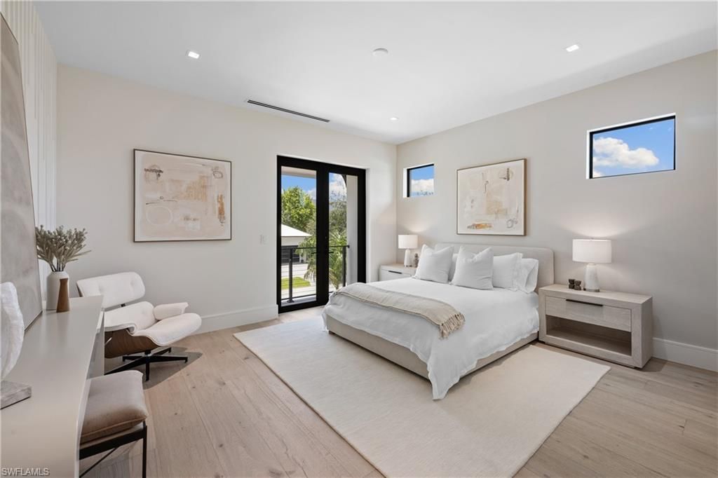 850 10th St N, Naples, FL 34102 Photo