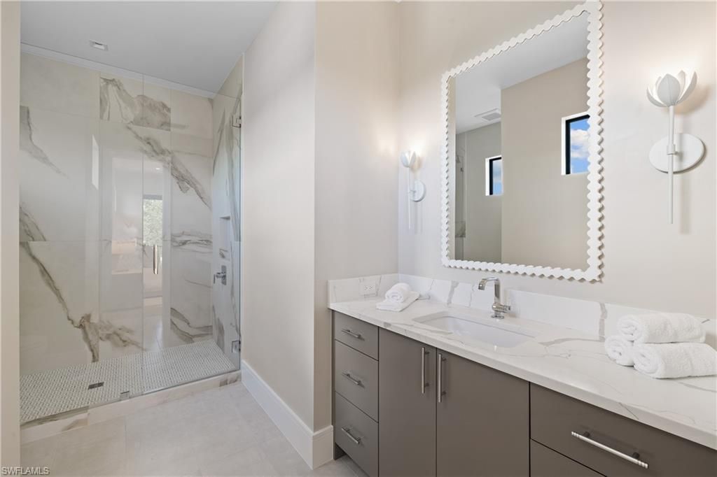 850 10th St N, Naples, FL 34102 Photo