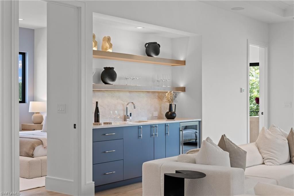 850 10th St N, Naples, FL 34102 Photo