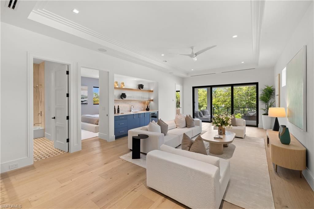 850 10th St N, Naples, FL 34102 Photo