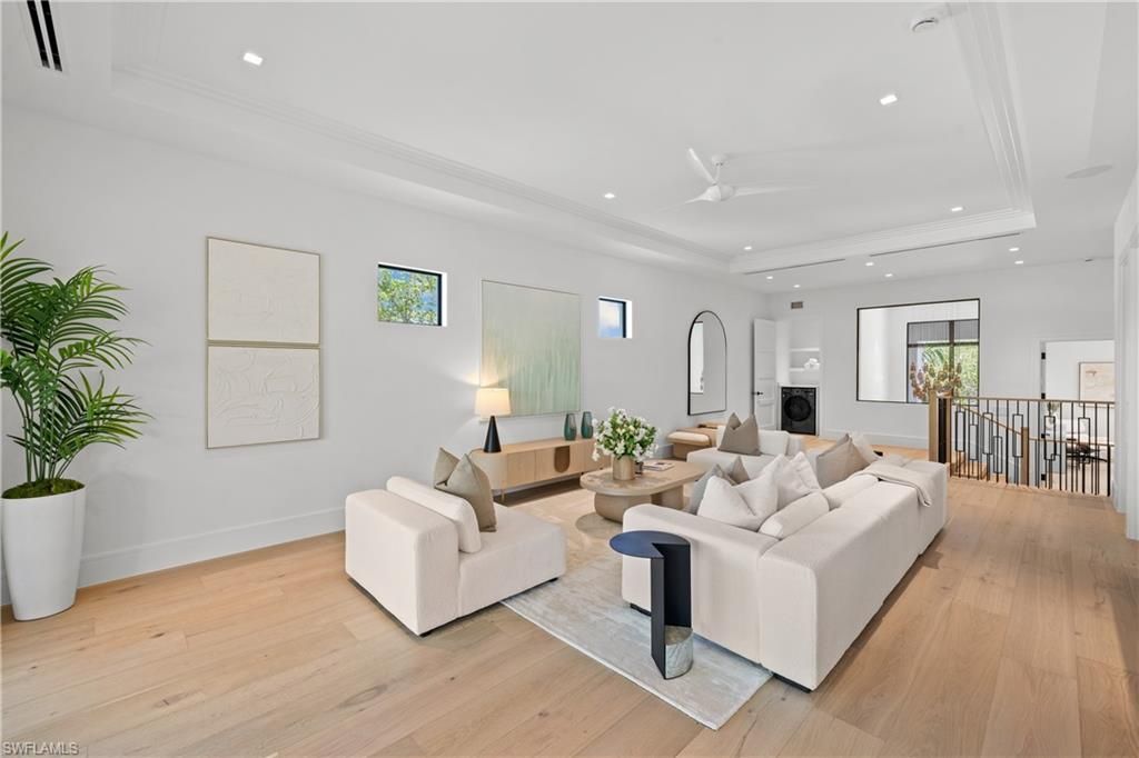 850 10th St N, Naples, FL 34102 Photo