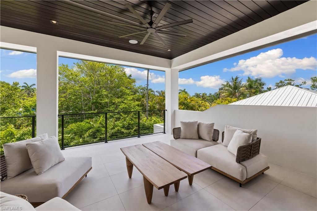 850 10th St N, Naples, FL 34102 Photo