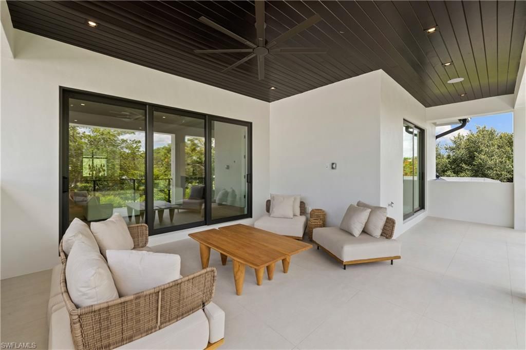 850 10th St N, Naples, FL 34102 Photo