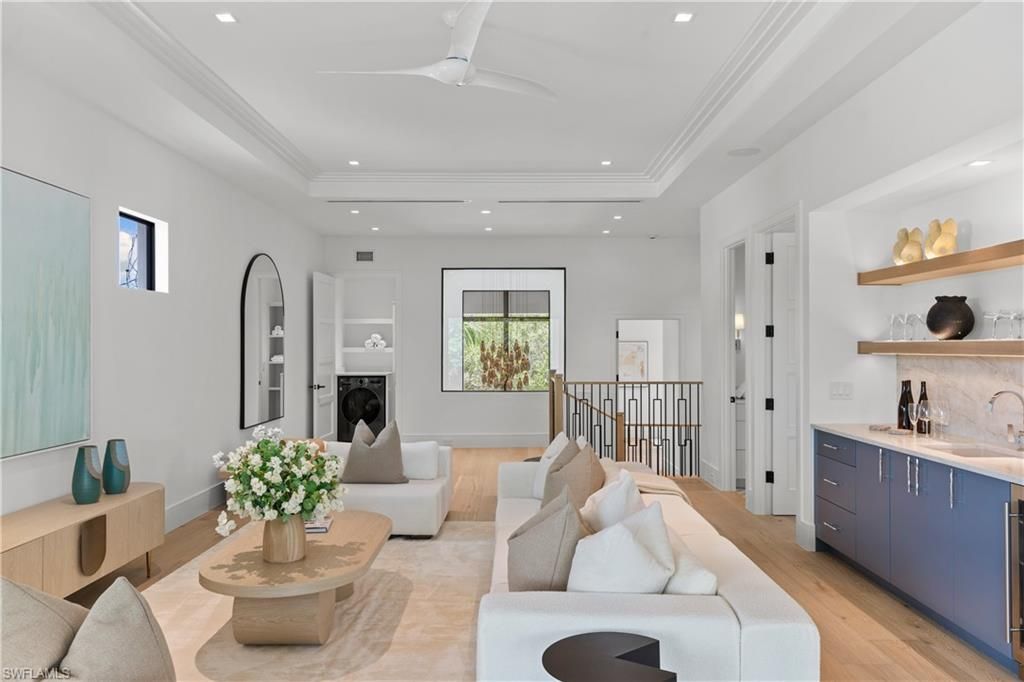 850 10th St N, Naples, FL 34102 Photo