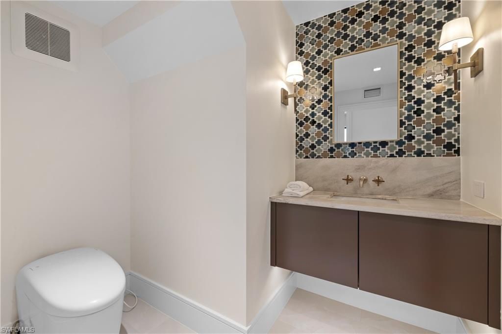 850 10th St N, Naples, FL 34102 Photo