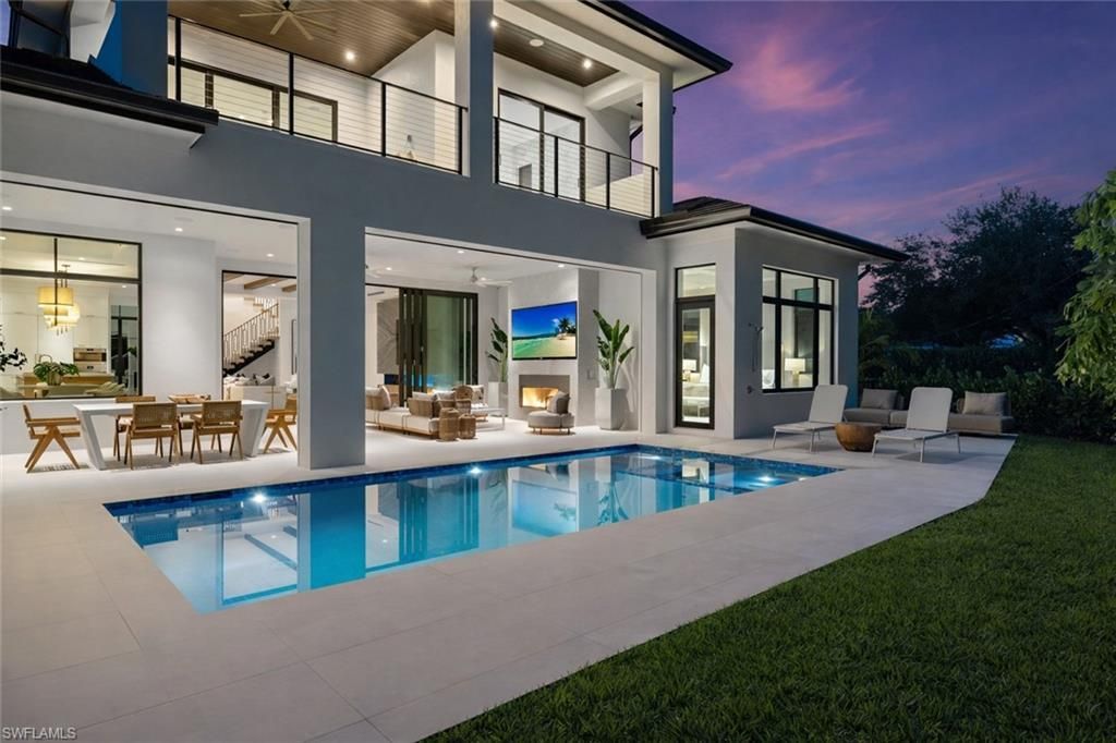 850 10th St N, Naples, FL 34102 Photo