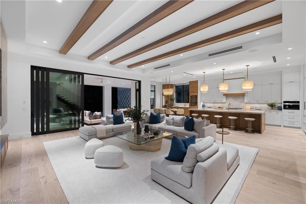 850 10th St N, Naples, FL 34102 Photo