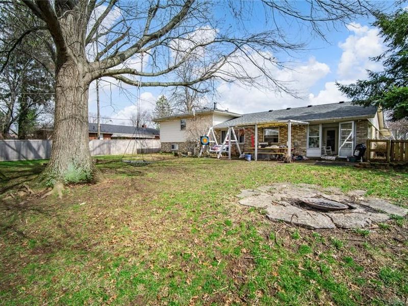 6111 Park Ridge Drive, Centerville, OH 45459 Photo 9