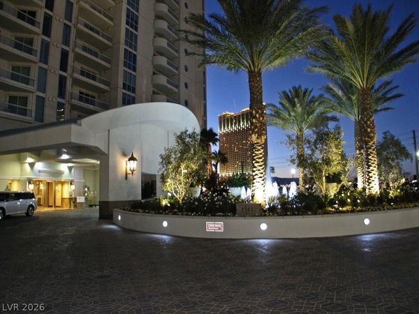 2747 PARADISE Road , Unit 502, Las Vegas, NV 89109