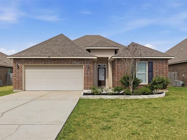 1931 Heberts Pass , Lake Charles, LA 70607