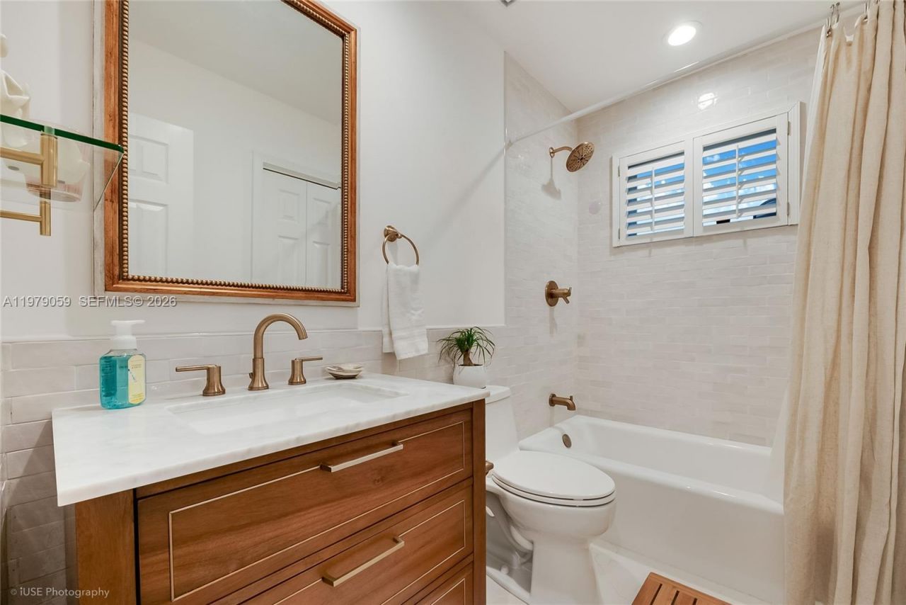 424 Sansovino Ave , Coral Gables, FL 33146 Photo