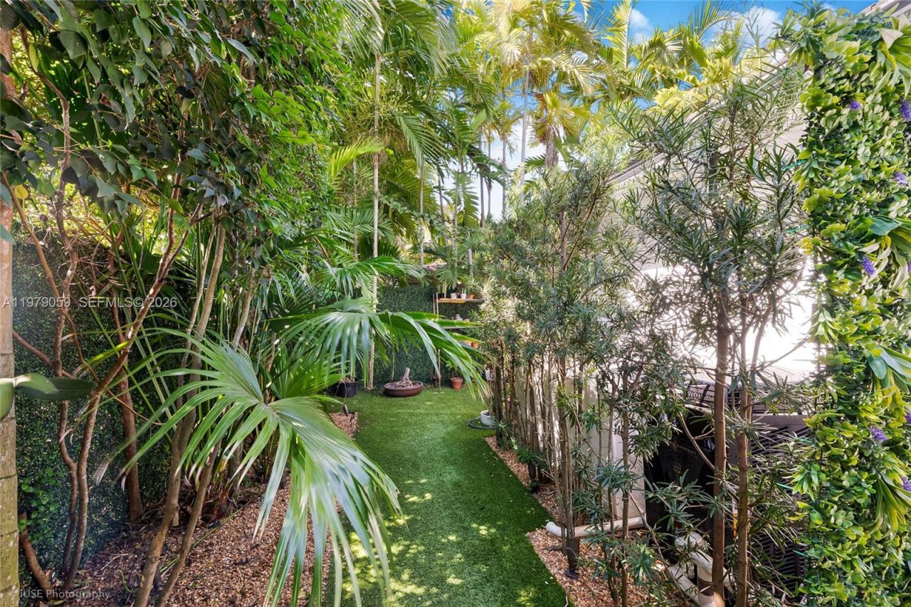 424 Sansovino Ave , Coral Gables, FL 33146 Photo