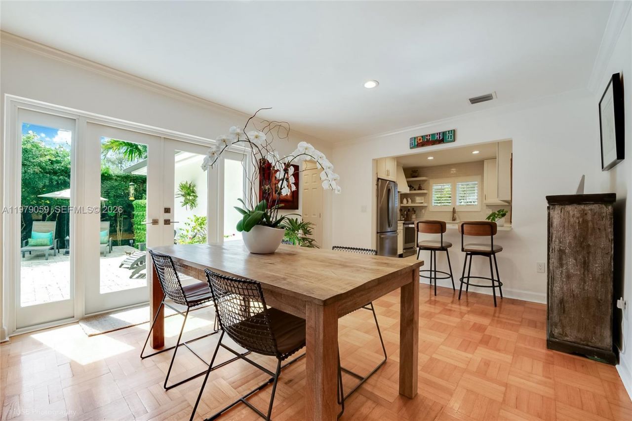 424 Sansovino Ave , Coral Gables, FL 33146 Photo