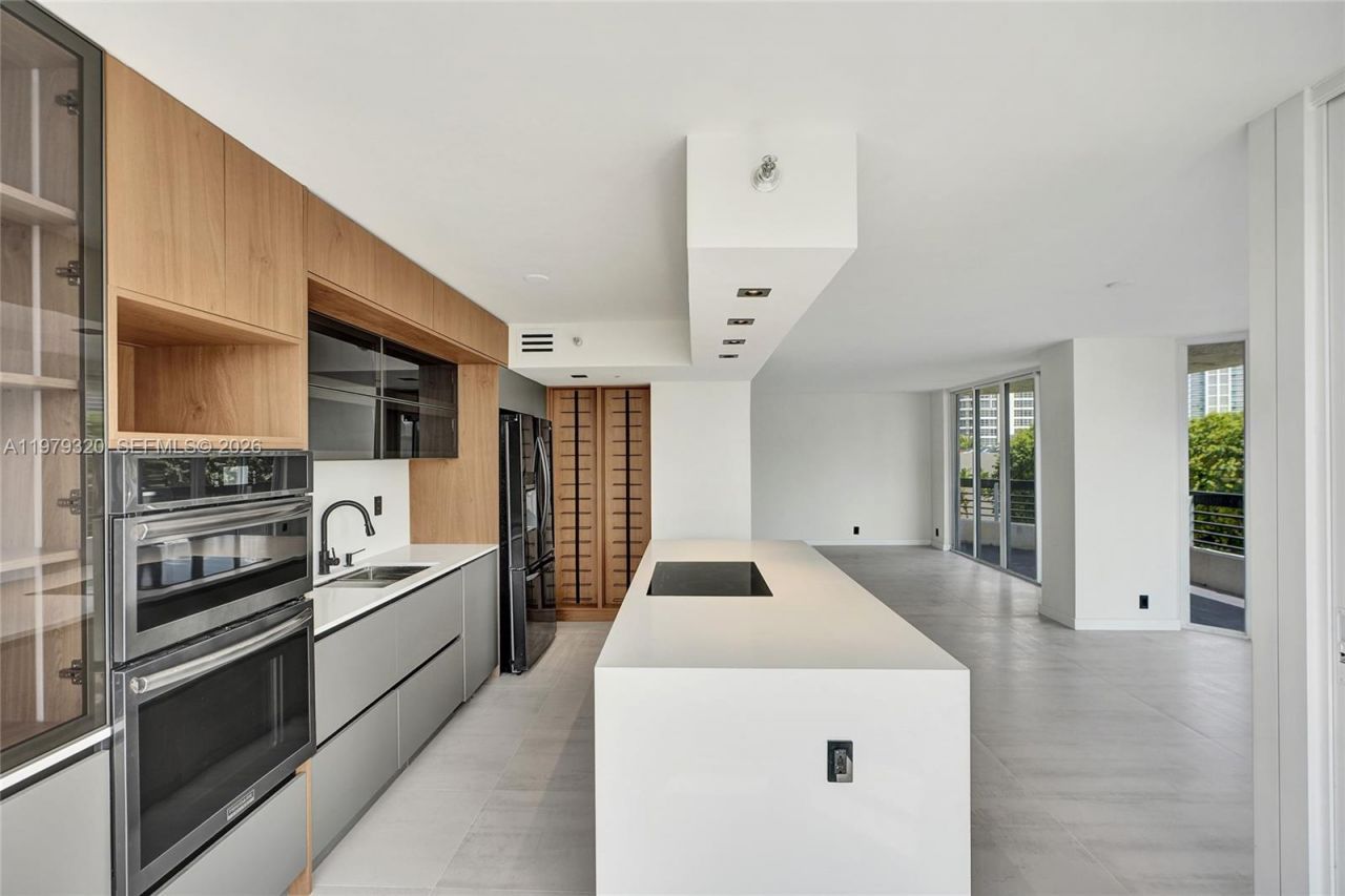 3530 Mystic Pointe Dr, Unit 415, Aventura, FL 33180 Photo