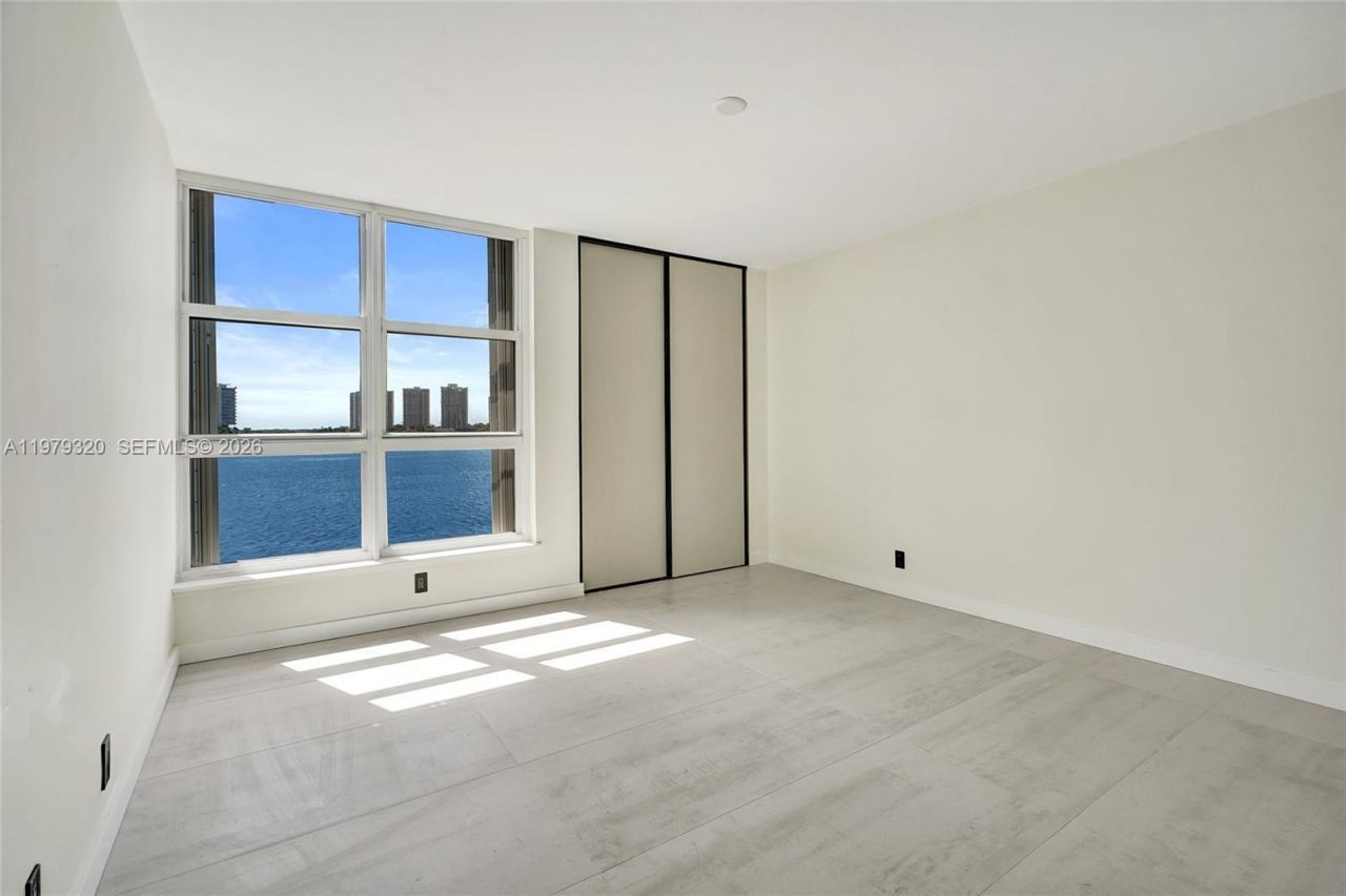 3530 Mystic Pointe Dr, Unit 415, Aventura, FL 33180 Photo